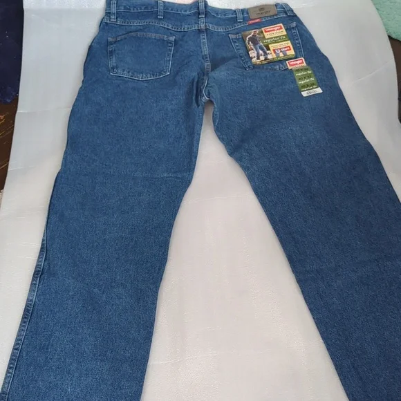 NWT Men's Wrangler Five Star Regular Fit Jeans Size 40 X 32 - Picture 1 of 4